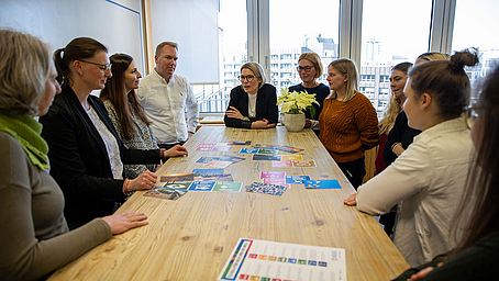 NaVeBb – Zwei Jahre Impulse für mehr Nachhaltigkeit in der Ausbildungspraxis der Versicherungswirtschaft NaVeBb – Zwei Jahre Impulse für mehr Nachhaltigkeit in der Ausbildungspraxis der Versicherungswirtschaft